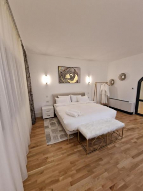 Rokebea Luxury